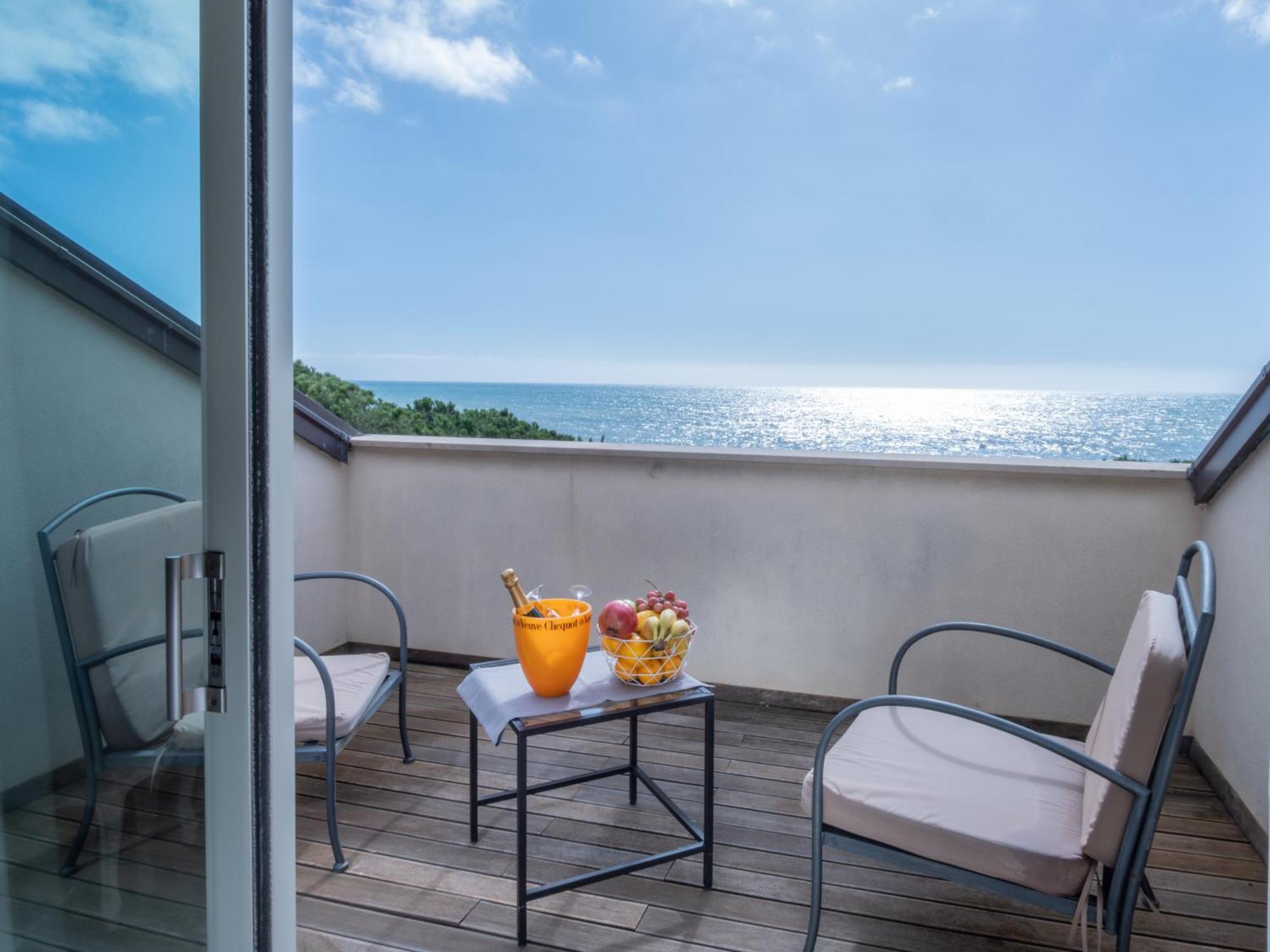 Hotel San Pietro Palace Finale Ligure Zewnętrze zdjęcie