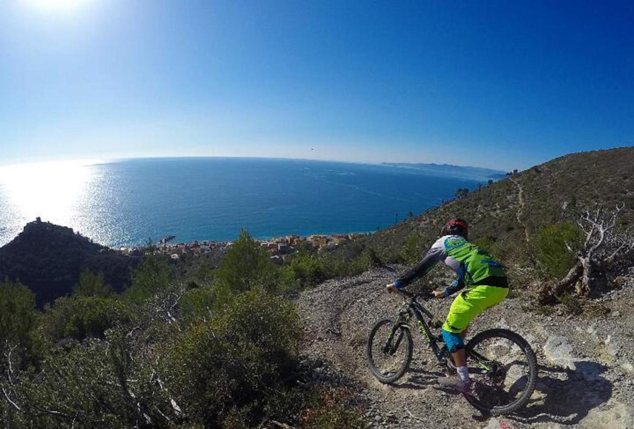 Hotel San Pietro Palace Finale Ligure Zewnętrze zdjęcie